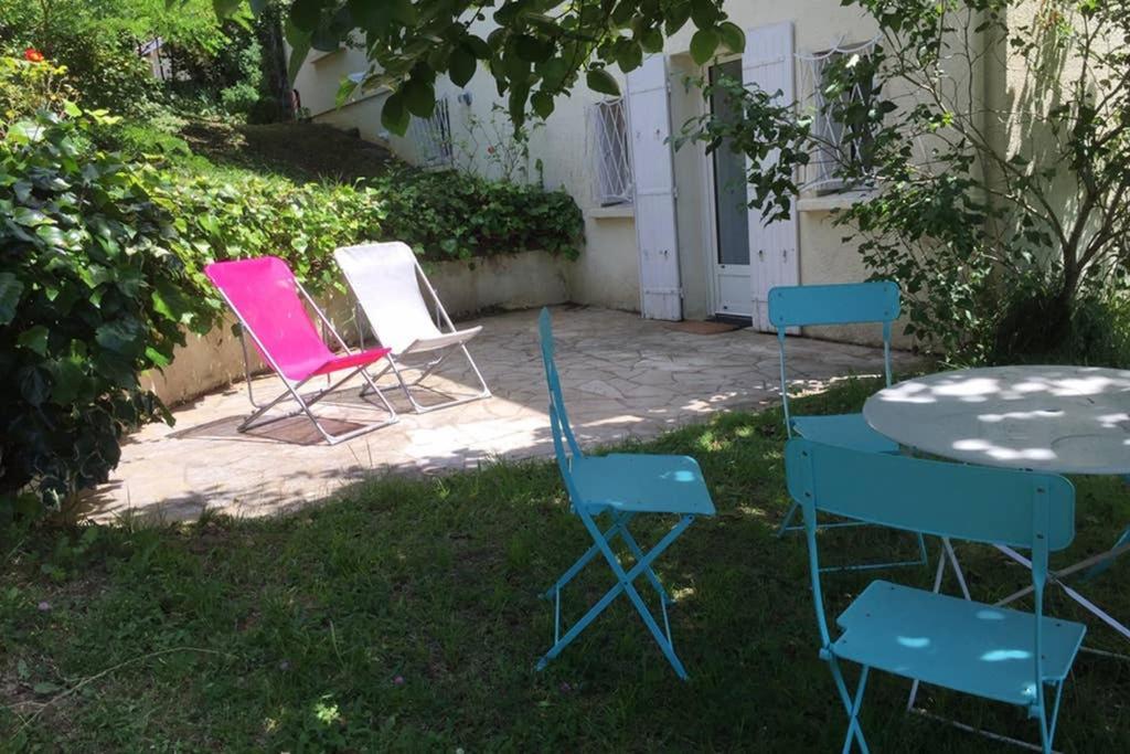 Appartement Avec Vue Panoramique Sur L'Estuaire De La Gironde Plassac  Exterior photo