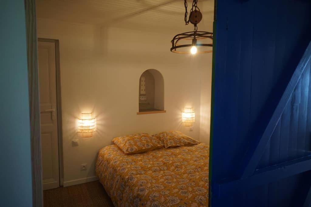 Appartement Avec Vue Panoramique Sur L'Estuaire De La Gironde Plassac  Exterior photo