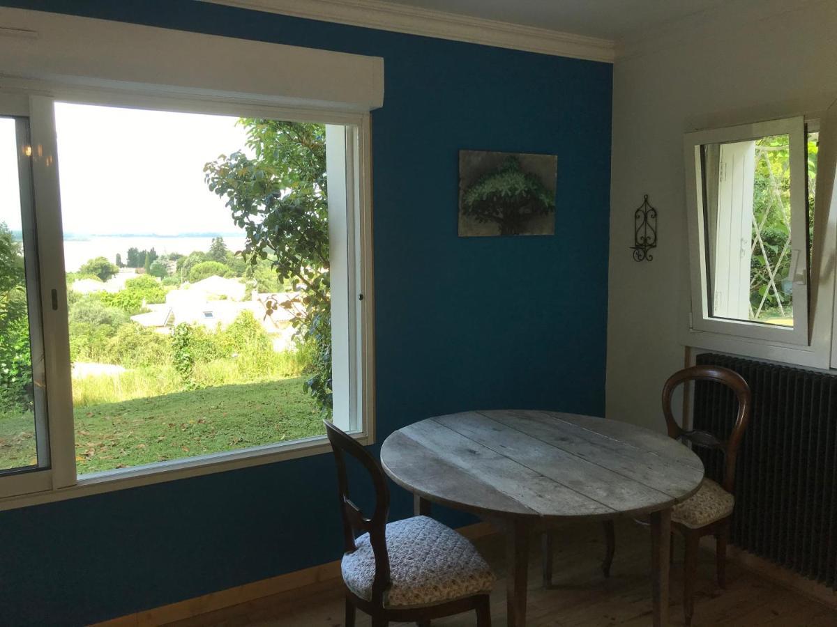 Appartement Avec Vue Panoramique Sur L'Estuaire De La Gironde Plassac  Exterior photo